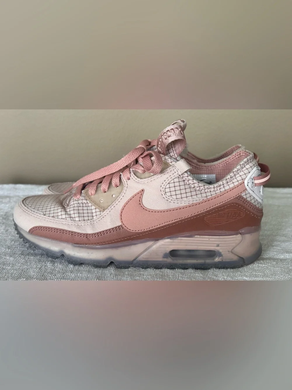 Nike‎ Air Max 90 Terrascape Pink Sneakers Women’s Size 7.5 DH5073-600